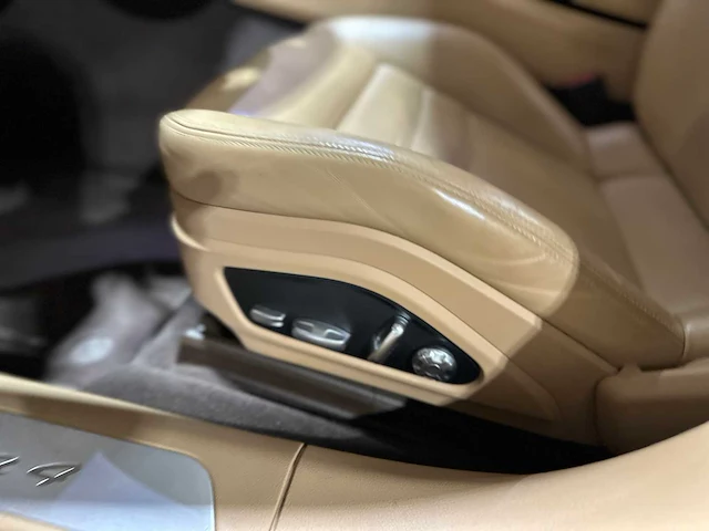 Porsche panamera 4 s e-hybrid 3.0 v6 executive -new model- 416pk 2017 - afbeelding 35 van  65
