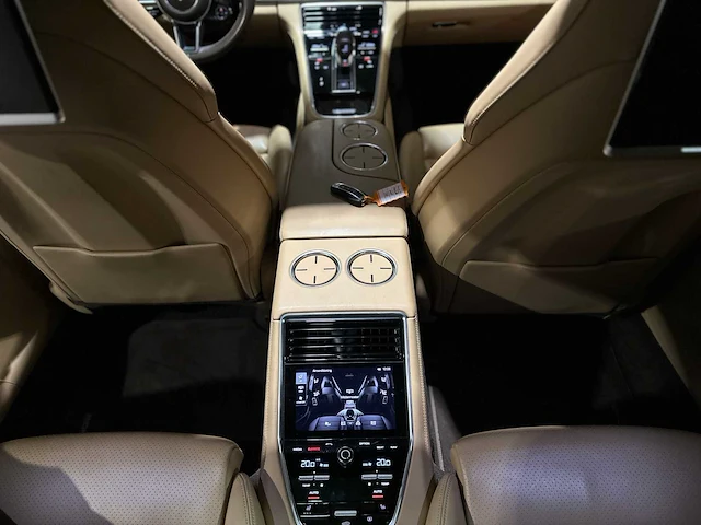 Porsche panamera 4 s e-hybrid 3.0 v6 executive -new model- 416pk 2017 - afbeelding 43 van  65