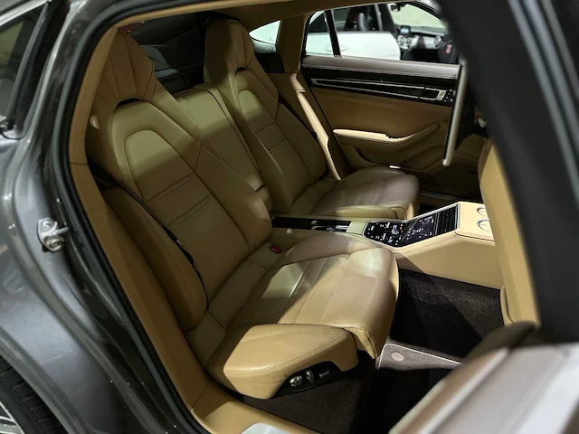 Porsche panamera 4 s e-hybrid 3.0 v6 executive -new model- 416pk 2017 - afbeelding 49 van  65