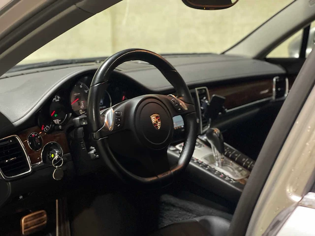 Porsche panamera 4s 4.8 v8 400pk 2009, grf-24-r youngtimer - afbeelding 19 van  55
