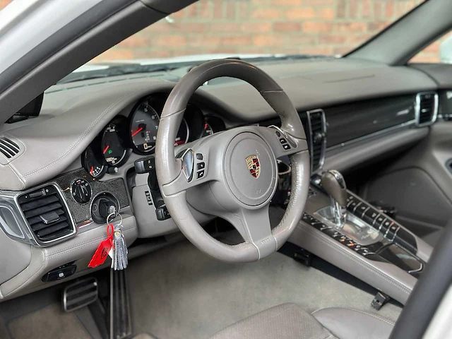 Porsche panamera 4s 4.8 v8 400pk 2009 youngtimer - afbeelding 19 van  49
