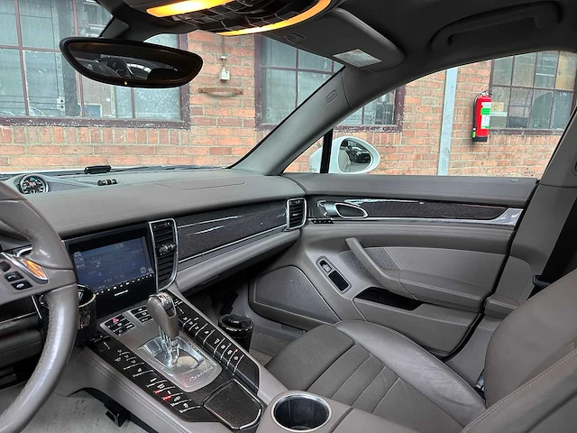 Porsche panamera 4s 4.8 v8 400pk 2009 youngtimer - afbeelding 21 van  49