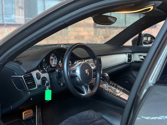Porsche panamera gts 4.8 v8 430pk 2013 (origineel-nl + 2e eigenaar), 03-zvf-7 - afbeelding 22 van  77