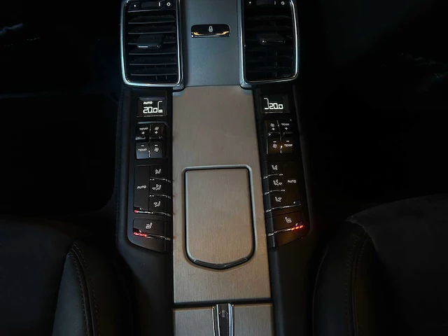 Porsche panamera gts 4.8 v8 430pk 2013 (origineel-nl + 2e eigenaar), 03-zvf-7 - afbeelding 48 van  77