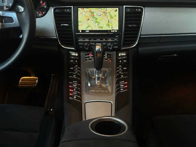 Porsche panamera gts 4.8 v8 430pk 2013 (origineel-nl + 2e eigenaar), 03-zvf-7 - afbeelding 49 van  77
