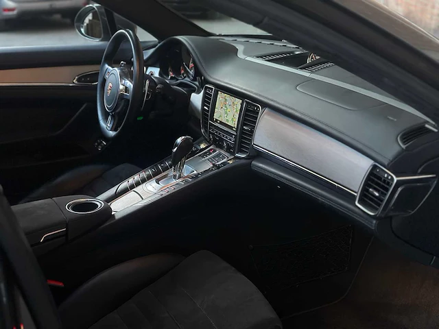 Porsche panamera gts 4.8 v8 430pk 2013 (origineel-nl + 2e eigenaar), 03-zvf-7 - afbeelding 57 van  77