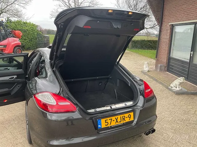 Porsche panamera gts personenauto - afbeelding 9 van  33