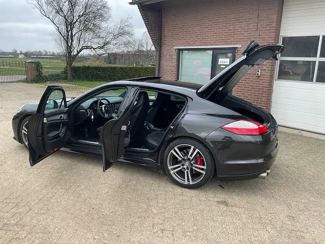 Porsche panamera gts personenauto - afbeelding 11 van  33