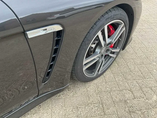 Porsche panamera gts personenauto - afbeelding 22 van  33