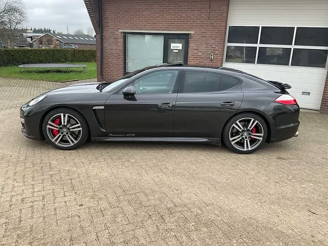 Porsche panamera gts personenauto - afbeelding 29 van  33