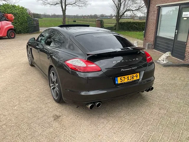 Porsche panamera gts personenauto - afbeelding 31 van  33