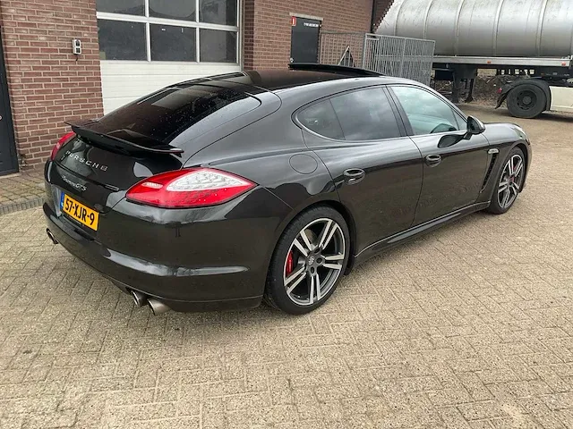 Porsche panamera gts personenauto - afbeelding 32 van  33