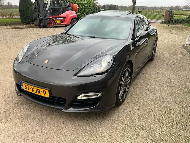 Porsche panamera gts personenauto - afbeelding 33 van  33