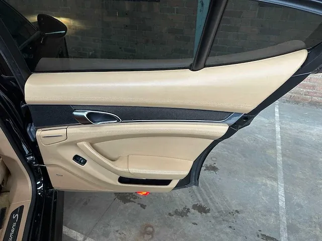 Porsche panamera hybrid 3.0 v6 380pk 2011 8-speed - afbeelding 43 van  62