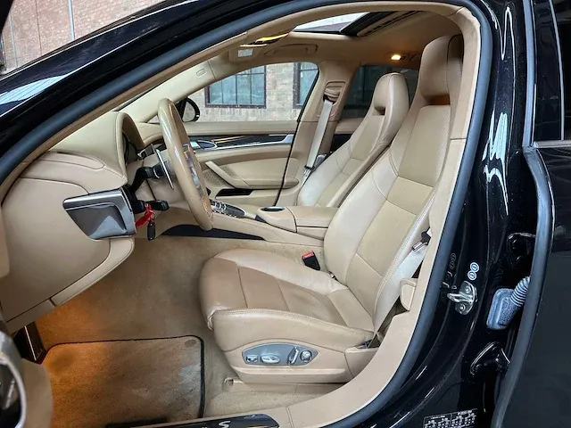 Porsche panamera hybrid 3.0 v6 380pk 2011 8-speed - afbeelding 49 van  62