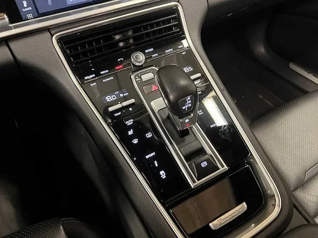 Porsche panamera sport turismo 4 3.0 v6 330pk 2018 (origineel-nl), sl-93-5g - afbeelding 32 van  74