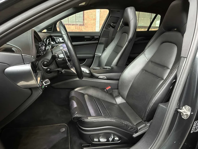 Porsche panamera sport turismo 4 e-hybrid 2.9 v6 10-years edition 462pk 2019, h-662-rx - afbeelding 55 van  65