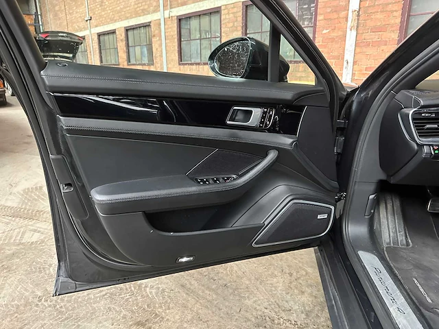 Porsche panamera sport turismo 4 e-hybrid 2.9 v6 10-years edition 462pk 2019, h-662-rx - afbeelding 40 van  65