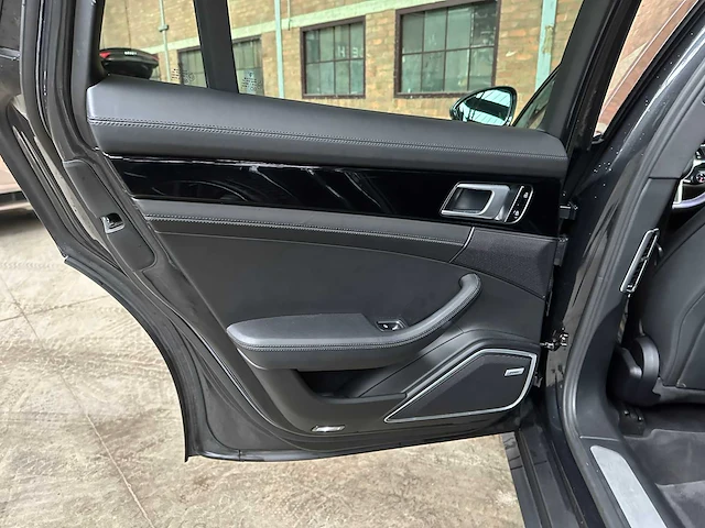 Porsche panamera sport turismo 4 e-hybrid 2.9 v6 10-years edition 462pk 2019, h-662-rx - afbeelding 41 van  65