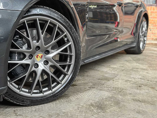 Porsche panamera sport turismo 4 e-hybrid 2.9 v6 10-years edition 462pk 2019, h-662-rx - afbeelding 34 van  65