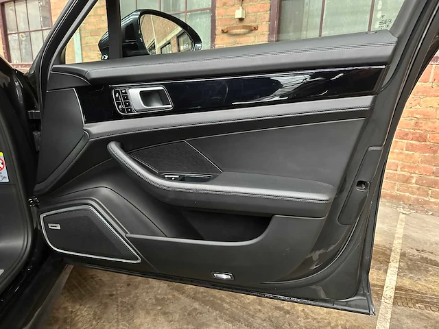 Porsche panamera sport turismo 4 e-hybrid 2.9 v6 10-years edition 462pk 2019, h-662-rx - afbeelding 47 van  65