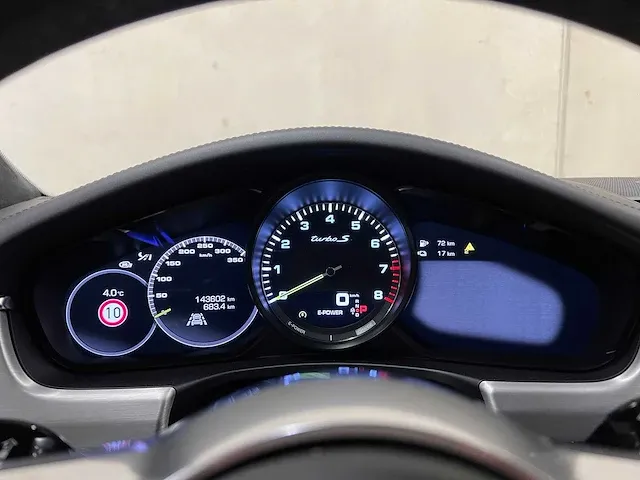 Porsche panamera sport turismo turbo s e-hybrid 4.0 v8 680pk 2018 sport-chrono - afbeelding 30 van  65
