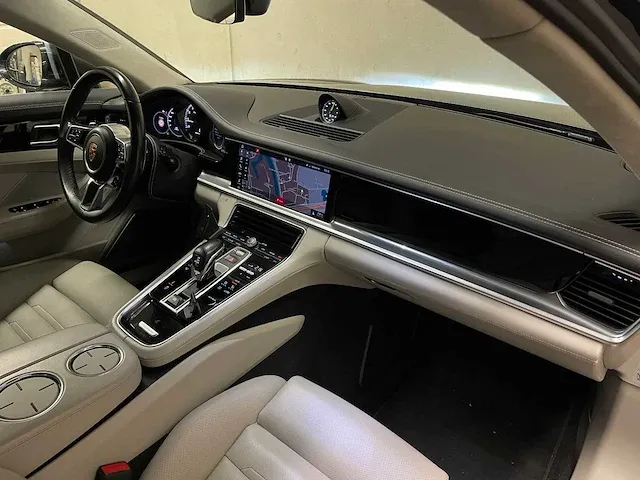 Porsche panamera turbo s e-hybrid 4.0 v8 680pk -akrapovic- 2017 (origineel-nl) , pr-544-h - afbeelding 73 van  97