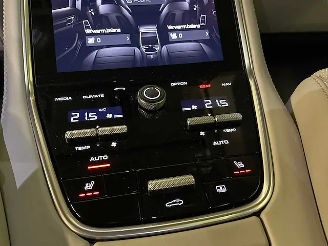 Porsche panamera turbo s e-hybrid 4.0 v8 680pk -akrapovic- 2017 (origineel-nl) , pr-544-h - afbeelding 81 van  97