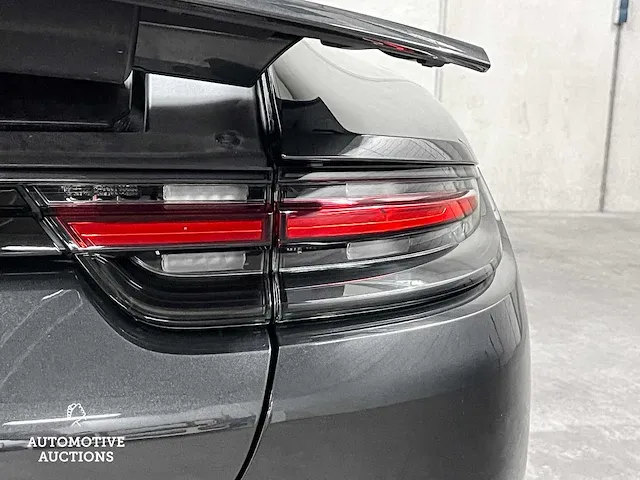 Porsche panamera turbo s e-hybrid 4.0 v8 680pk -akrapovic- 2017 (origineel-nl) , pr-544-h - afbeelding 18 van  97