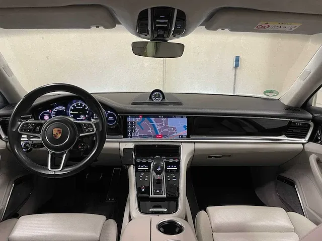 Porsche panamera turbo s e-hybrid 4.0 v8 680pk -akrapovic- 2017 (origineel-nl) , pr-544-h - afbeelding 30 van  97