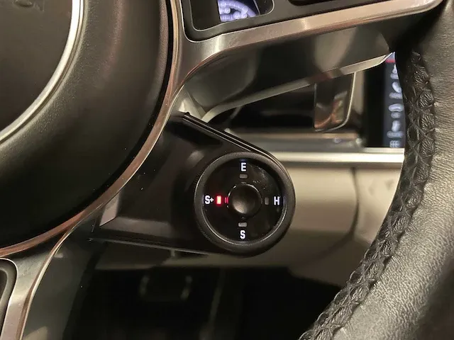 Porsche panamera turbo s e-hybrid 4.0 v8 680pk -akrapovic- 2017 (origineel-nl) , pr-544-h - afbeelding 36 van  97