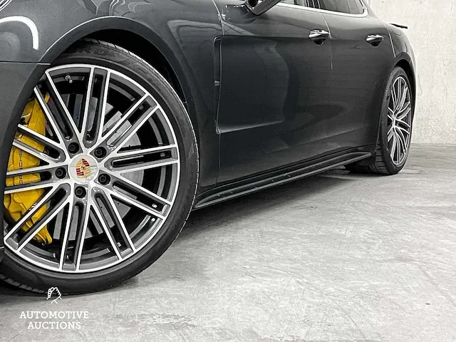 Porsche panamera turbo s e-hybrid 4.0 v8 680pk -akrapovic- 2017 (origineel-nl) , pr-544-h - afbeelding 34 van  97
