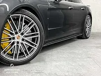 Porsche panamera turbo s e-hybrid 4.0 v8 680pk -akrapovic- 2017 (origineel-nl) , pr-544-h - afbeelding 34 van  97