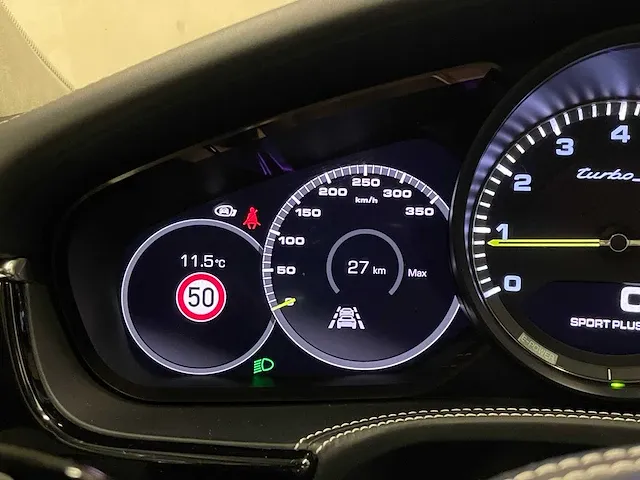 Porsche panamera turbo s e-hybrid 4.0 v8 680pk -akrapovic- 2017 (origineel-nl) , pr-544-h - afbeelding 47 van  97