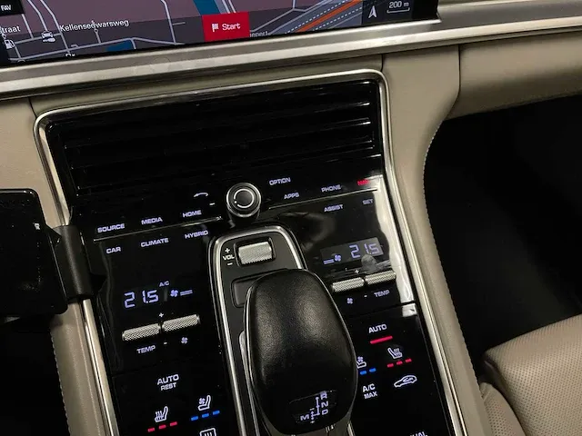 Porsche panamera turbo s e-hybrid 4.0 v8 680pk -akrapovic- 2017 (origineel-nl) , pr-544-h - afbeelding 50 van  97