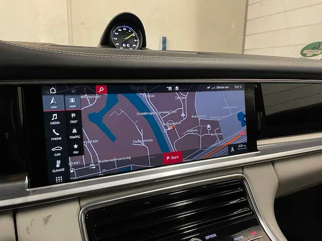 Porsche panamera turbo s e-hybrid 4.0 v8 680pk -akrapovic- 2017 (origineel-nl) , pr-544-h - afbeelding 51 van  97