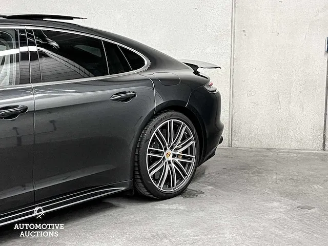 Porsche panamera turbo s e-hybrid 4.0 v8 680pk -akrapovic- 2017 (origineel-nl) , pr-544-h - afbeelding 45 van  97