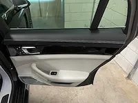 Porsche panamera turbo s e-hybrid 4.0 v8 680pk -akrapovic- 2017 (origineel-nl) , pr-544-h - afbeelding 69 van  97