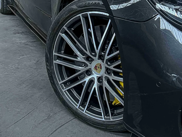 Porsche panamera turbo s e-hybrid 4.0 v8 680pk -akrapovic- 2017 (origineel-nl) - afbeelding 2 van  73