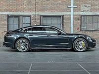 Porsche panamera turbo s e-hybrid 4.0 v8 680pk -akrapovic- 2017 (origineel-nl) - afbeelding 3 van  73