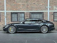Porsche panamera turbo s e-hybrid 4.0 v8 680pk -akrapovic- 2017 (origineel-nl) - afbeelding 17 van  73