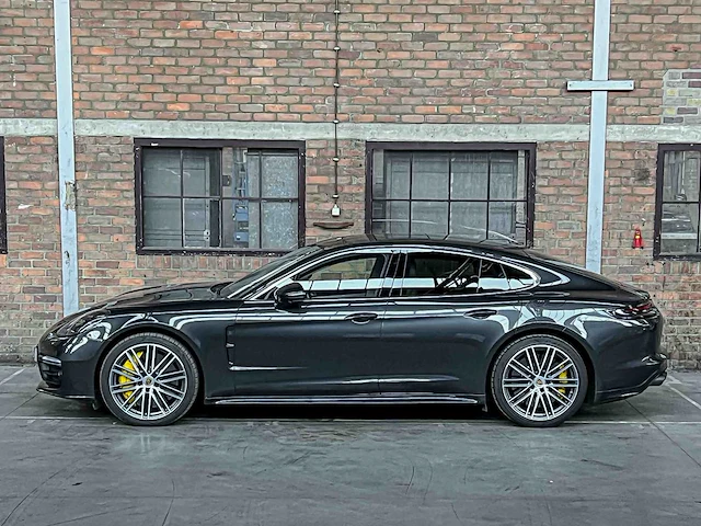 Porsche panamera turbo s e-hybrid 4.0 v8 680pk -akrapovic- 2017 (origineel-nl) - afbeelding 18 van  73
