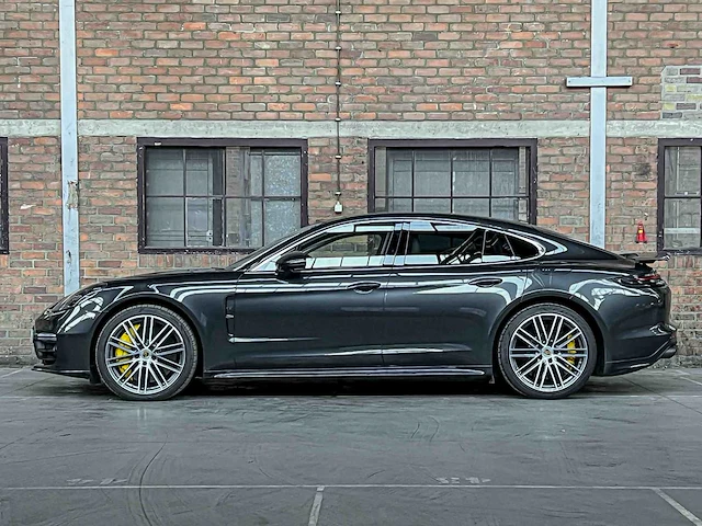 Porsche panamera turbo s e-hybrid 4.0 v8 680pk -akrapovic- 2017 (origineel-nl) - afbeelding 21 van  73