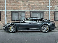Porsche panamera turbo s e-hybrid 4.0 v8 680pk -akrapovic- 2017 (origineel-nl) - afbeelding 21 van  73