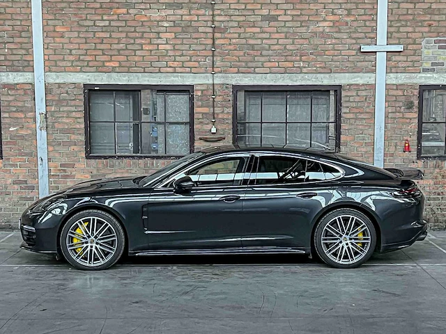 Porsche panamera turbo s e-hybrid 4.0 v8 680pk -akrapovic- 2017 (origineel-nl) - afbeelding 22 van  73