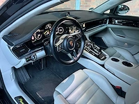 Porsche panamera turbo s e-hybrid 4.0 v8 680pk -akrapovic- 2017 (origineel-nl) - afbeelding 29 van  73