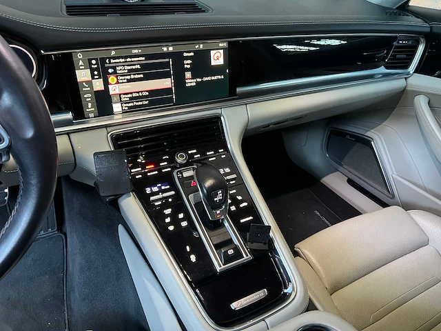 Porsche panamera turbo s e-hybrid 4.0 v8 680pk -akrapovic- 2017 (origineel-nl) - afbeelding 40 van  73