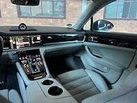Porsche panamera turbo s e-hybrid 4.0 v8 680pk -akrapovic- 2017 (origineel-nl) - afbeelding 46 van  73