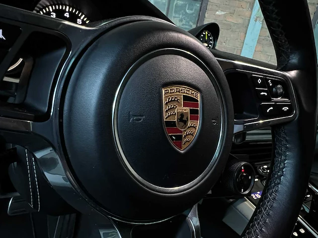 Porsche panamera turbo s e-hybrid 4.0 v8 680pk -akrapovic- 2017 (origineel-nl) - afbeelding 47 van  73