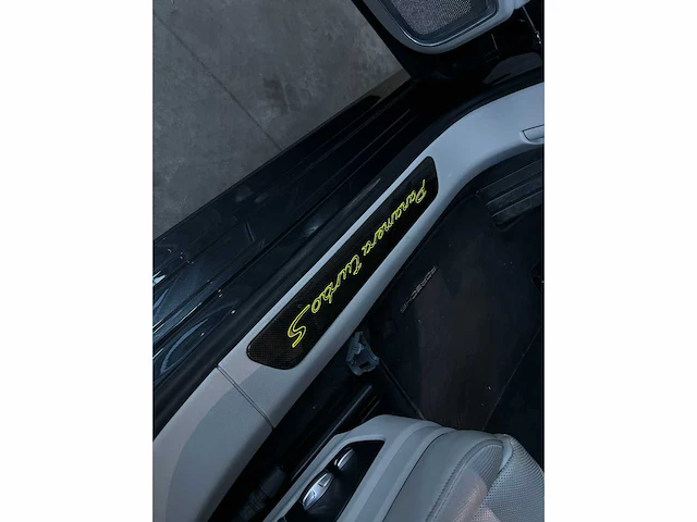 Porsche panamera turbo s e-hybrid 4.0 v8 680pk -akrapovic- 2017 (origineel-nl) - afbeelding 51 van  73